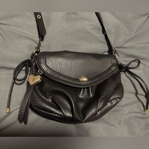 👜 Juicy Couture black crossbody w pink lining.